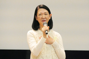 Misako Konno giving a lecture