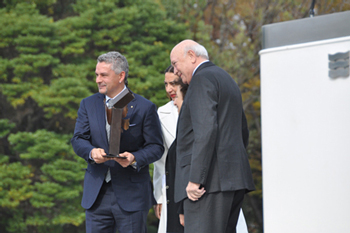 Presentation of the Peace Summit Award to Roberto Baggio