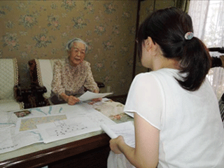 Interviewing hibakusha
