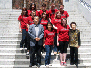 A-bomb witnesses and the group from America's Indianapolis University