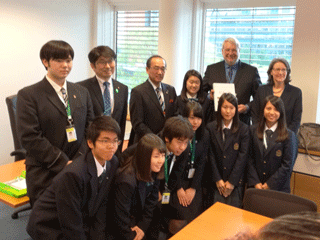 High school representatives handed the certificate of signatures to Mr. van der Kwast