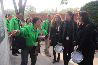 Explanation of Cenotaph by volunteer