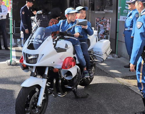 Commemorative photos on a police motorcycle