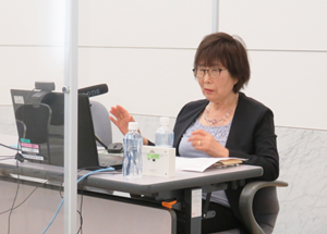 Keiko Ogura speaking about her A-bomb experience