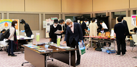 Exhibits of participating groups