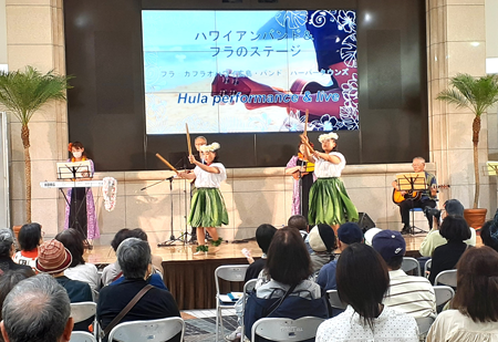 Hula dance performance with the Hawaiian band