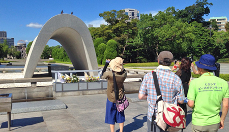 Cenotaph for the A-bomb Victims (Photo: Tourism Policy Department, Economic Affairs and Tourism Bureau, the City of Hiroshima)