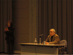 第2回公開講座で講演する中沢啓治氏