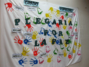 原爆展に参加したパラグアイの子供たちがヒロシマに寄せたメッセージ「戦争はだめ！平和を！」