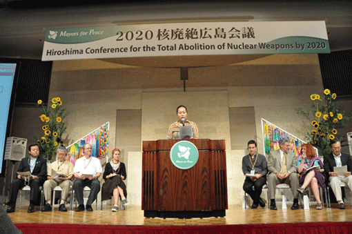 ヒロシマアピールを発表する市民代表