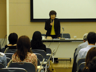 5月29日「一般の部」小倉桂子さん講演の様子