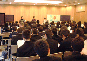 修学旅行生への被爆体験記朗読会