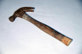 作業に使用したハンマー（寄贈／山本勇三氏）