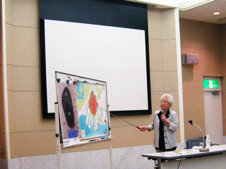 被爆体験を語る植田さん