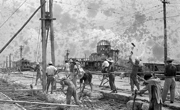 相生橋の復旧工事（1949年）／岸本吉太氏 撮影／岸本坦氏 提供