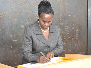 アンナ・セマンバ・マキンダ／タンザニア連合共和国国民議会議長