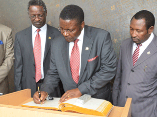 ケネス・マレンデ／ケニア共和国国民議会議長