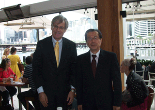 アラン・エシュリマン赤十字国際委員会東アジア・東南アジア・大洋州担当事業局長（左）と面会