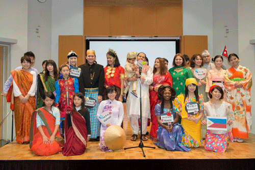 世界の民族衣装ファッションショー