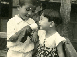 鈴木六郎さんが撮影した家族の写真。六郎さんの一家は原爆で全滅しました。