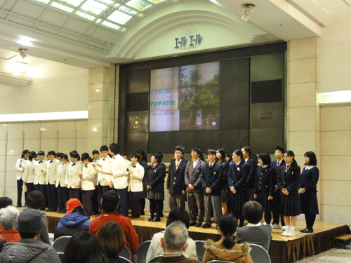 参加者全員で「アオギリのうた」を合唱