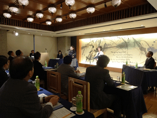 被爆体験記の朗読実演風景