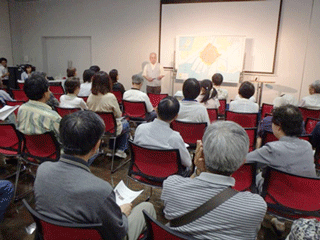 被爆体験講話の様子（秋田市）