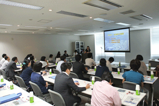 プレゼンテーション風景