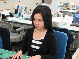 仕事中のクラジャンチャイさん