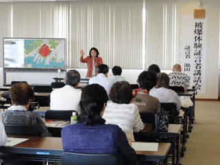 被爆体験講話の様子（広川町）