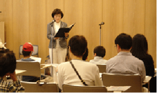 被爆体験記朗読会の様子