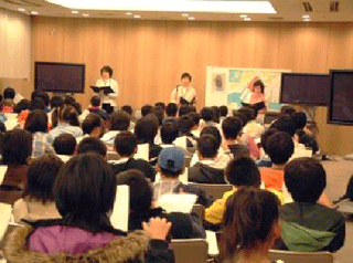 被爆体験記朗読会の様子