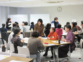 三島佳代子講師のワークショップの様子