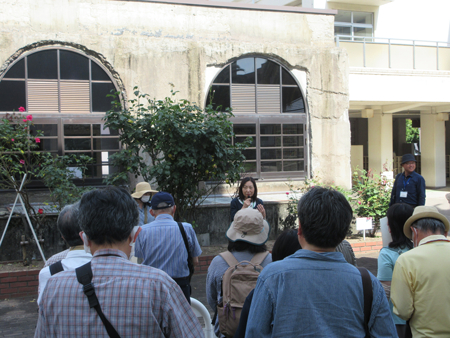 本川小学校平和資料館の見学