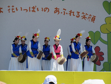 ステージで披露された韓国伝統舞踊