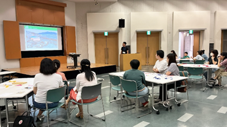 災害予防課職員の説明を聞く参加者