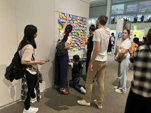 令和5年度寄贈資料「新着資料展」付箋コーナー