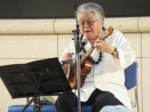 中屋さんによるウクレレコンサート