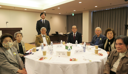 松井市長・平和文化センター幹部職員との懇談②